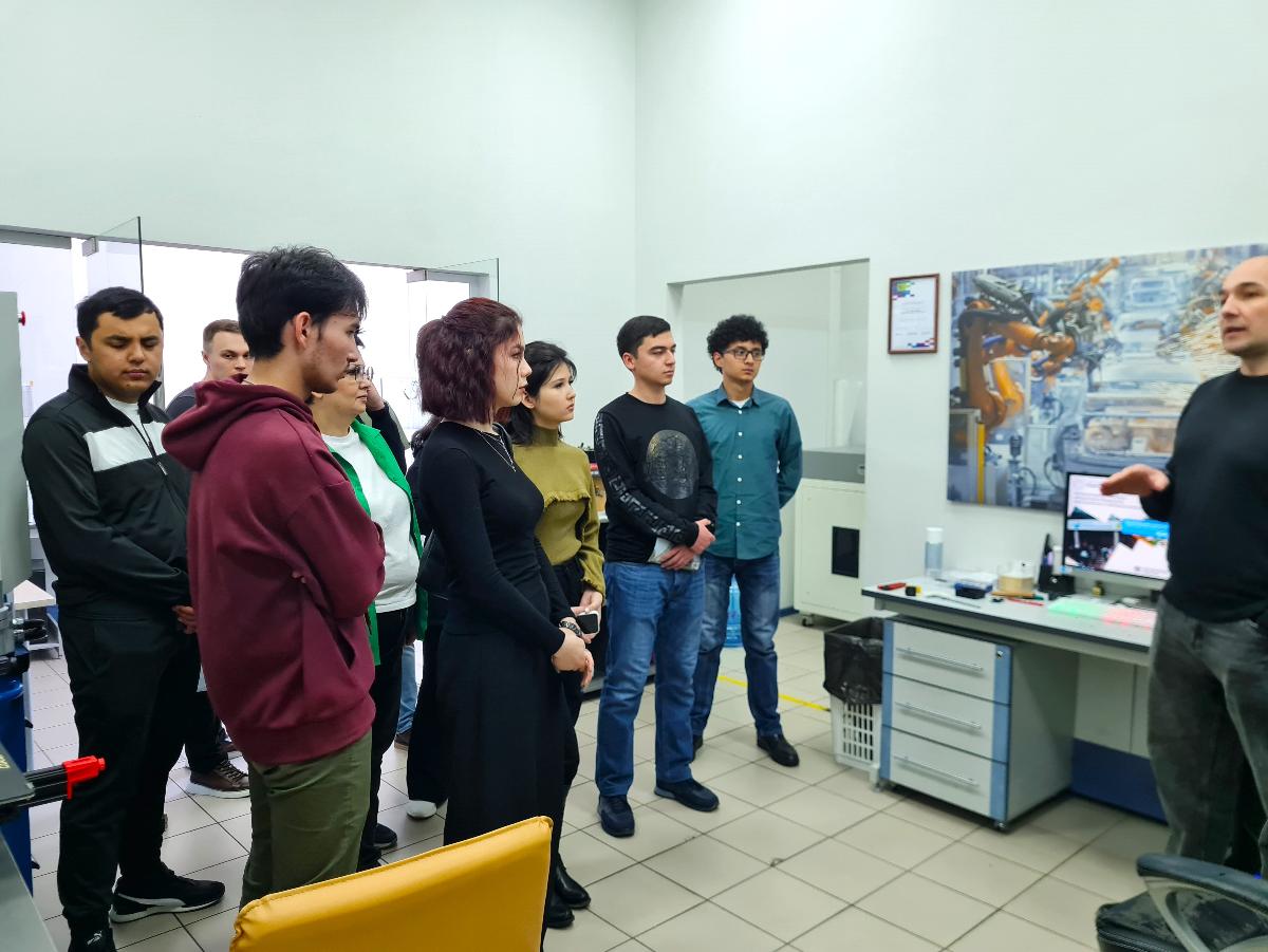 Экскурсия для студентов из Узбекистана